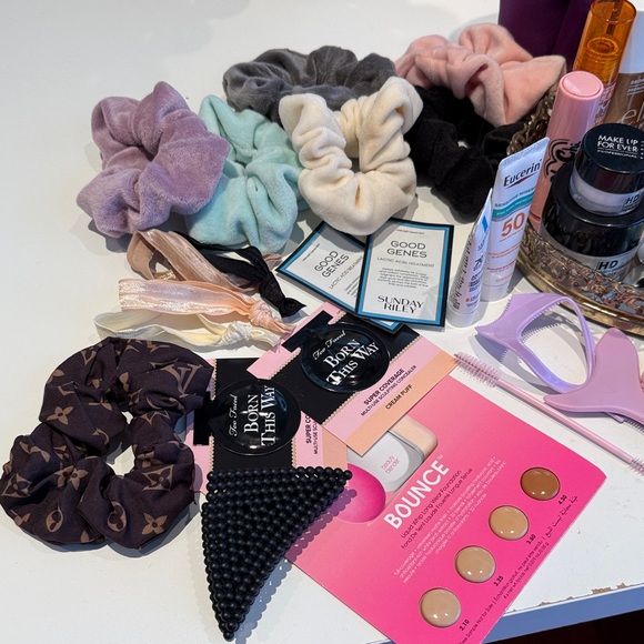 Lot #2 Massive high end perfume skincare hair accessories and makeup lot - Picture 2 of 10